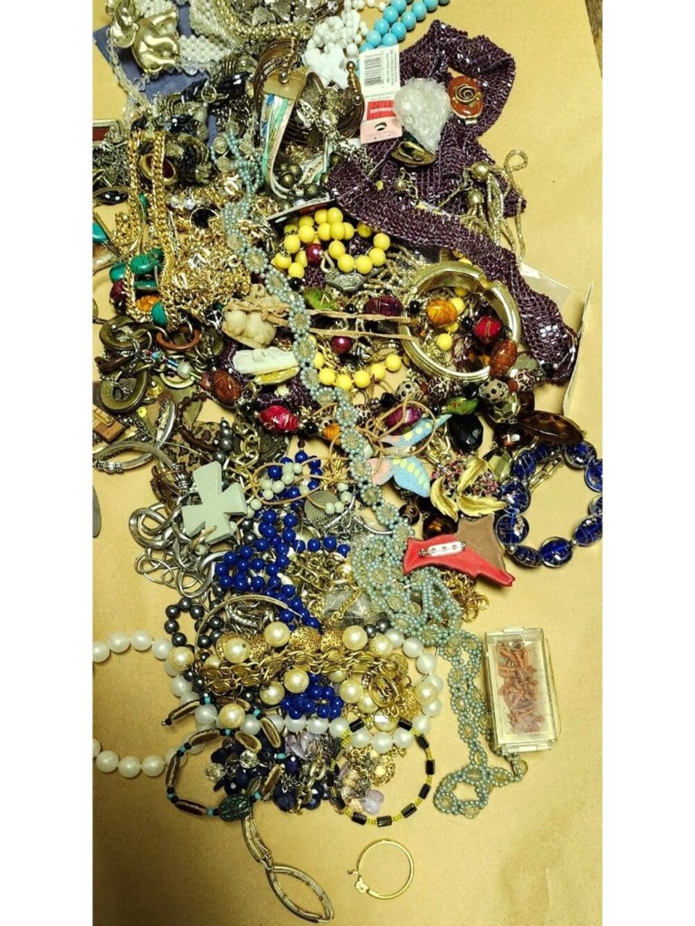7 Lbs Vintage To Modern Craft & Wearable Jewelry Lot Necklaces Bracelets Rings E - Picture 4 of 7